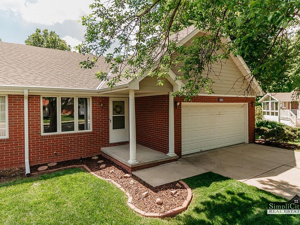 1st image of 3225 Jamestown Ln