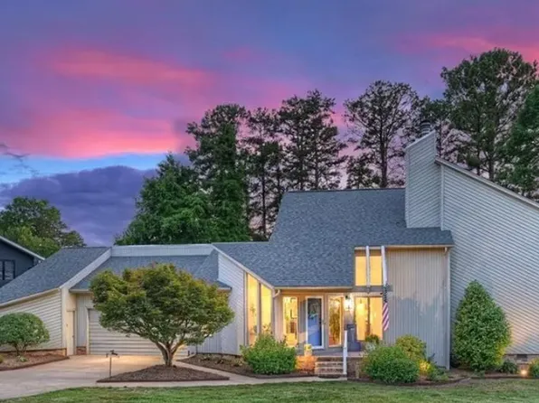 16001 Cramur Dr, Huntersville, NC 28078