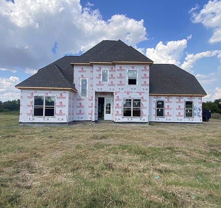 1st image of 698 Reserve Ln
