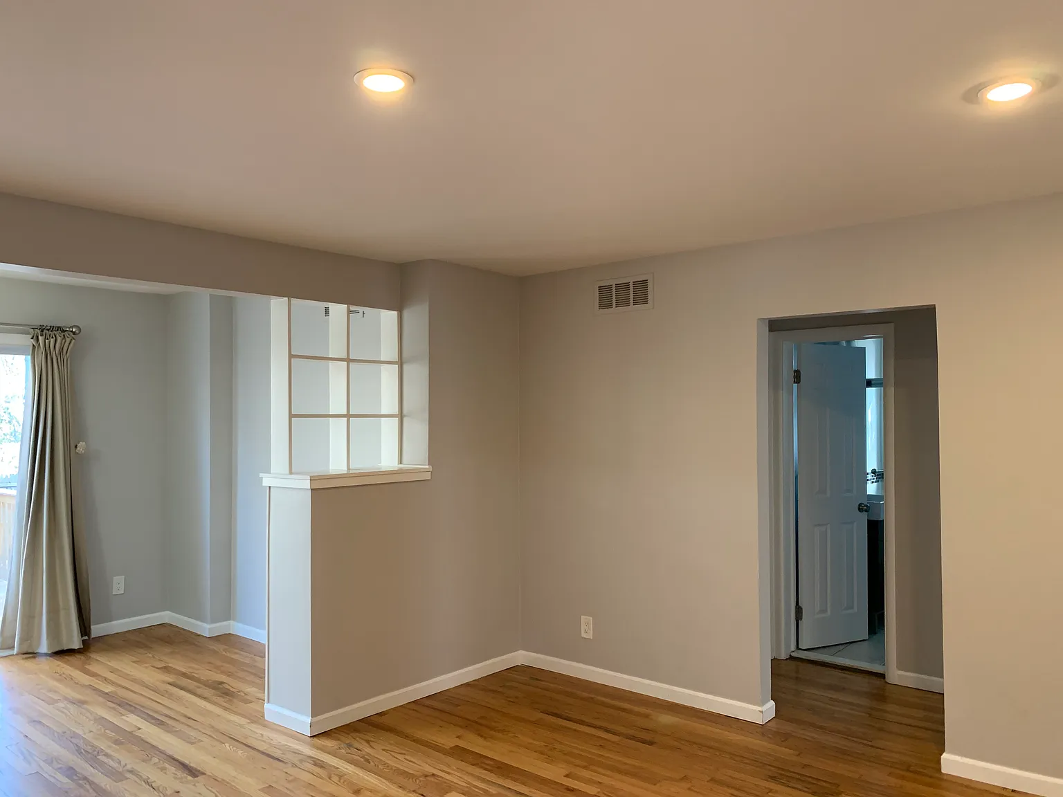 3 bed, 1093 sqft, $2,600 — Photo 2