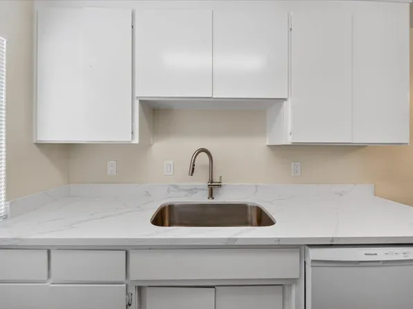 1627 Cherokee Dr, Salinas, CA 93906