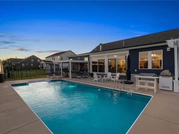 3053 Kingsfield Dr, Virginia Beach, VA 23456