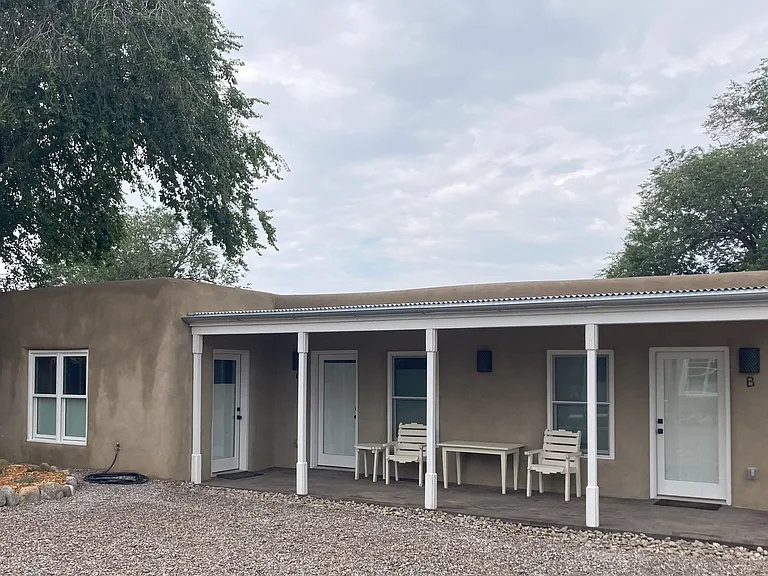 Duplex portal, Apt. B is on right