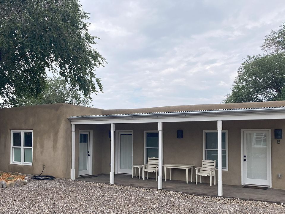 Duplex portal, Apt. B is on right