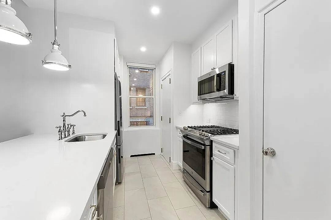 544 East 86th Street — Photo 4