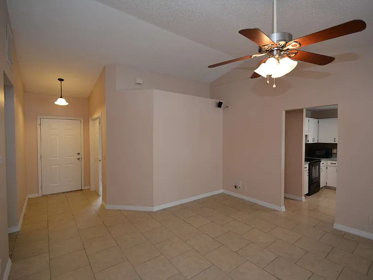 90 Sleepy Hollow Trl — Photo 17