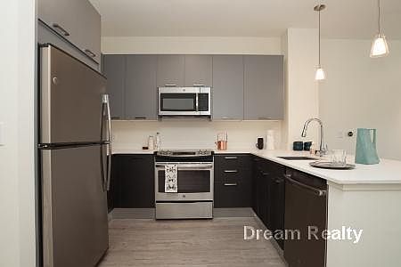 2nd image of 1420 Hancock St
