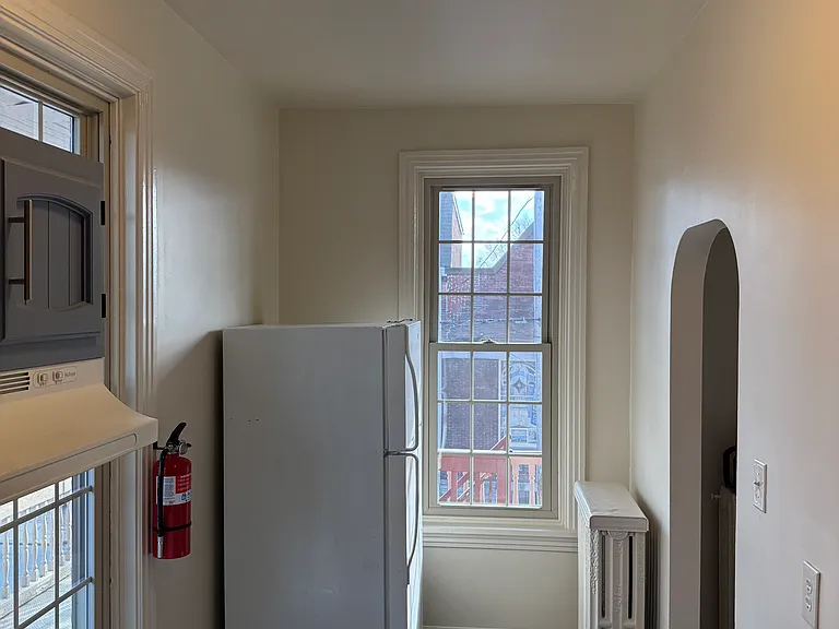 39 N 8th St #4 — Photo 12