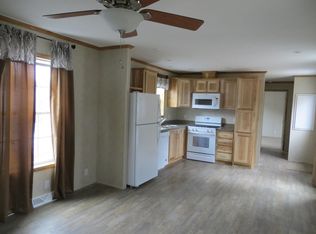 16 Hutchinson St, Bennington, VT 05201