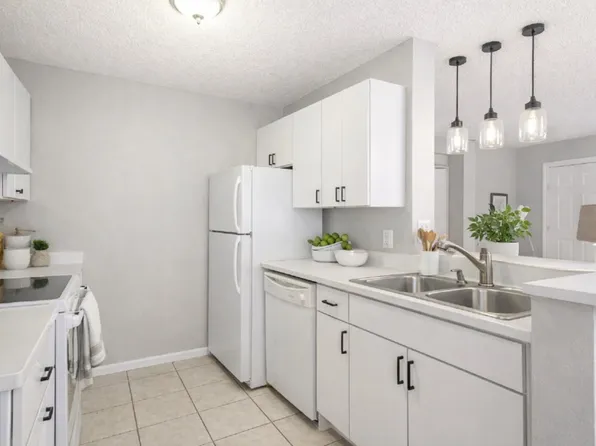 8267 Omaha Cir, Spring Hill, FL 34606