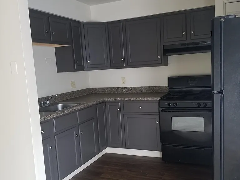 Washington Townhomes — Photo 6