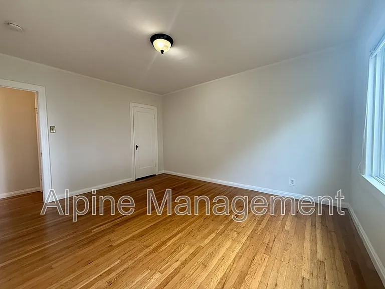 658 Rockdale Dr #MAIN — Photo 23