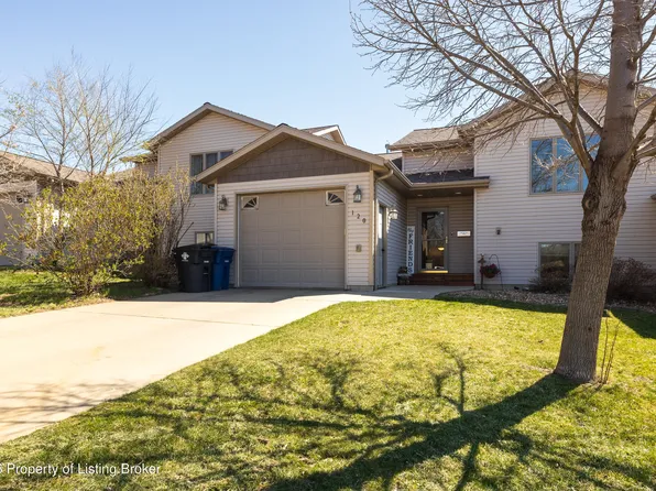 120 9th Ave E, Dickinson, ND 58601
