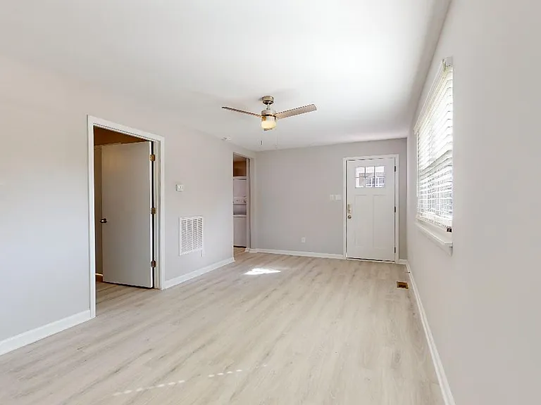 Longview Village Apartments — Photo 19