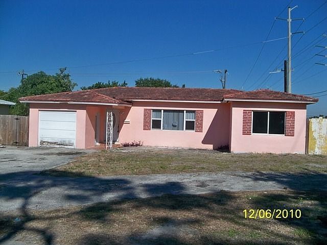 1st image of 1395 NE 128th St