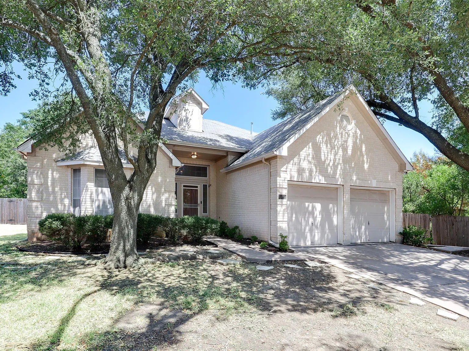 4 bed, 3.0 bath, 2794 sqft, $2,595 — Photo 1