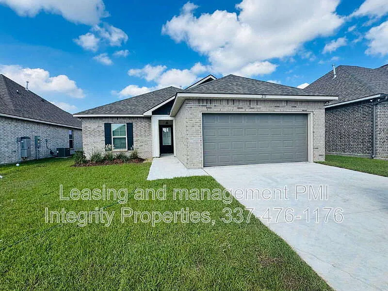 235 Tatum Ln