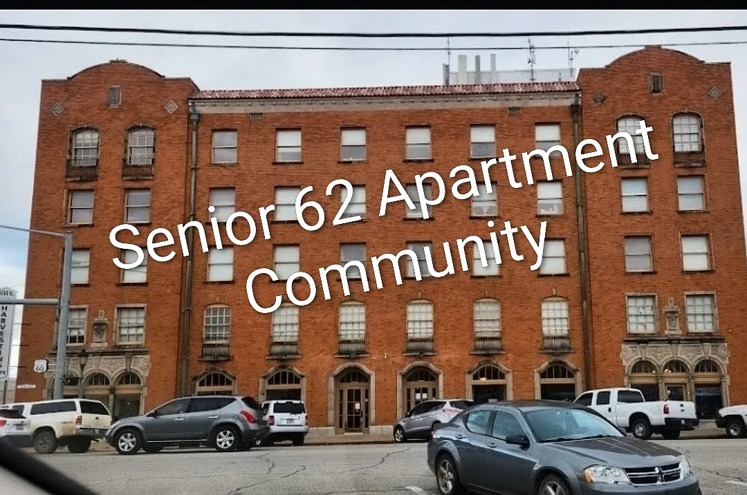 107 W Canadian Ave — Photo 1