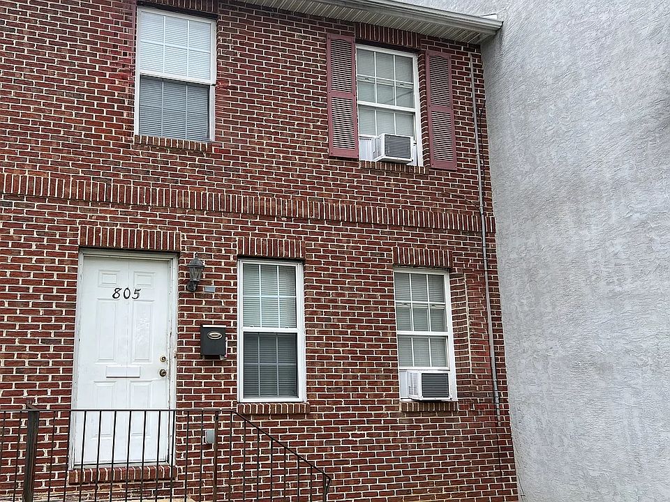 1st image of 805 Jefferson St