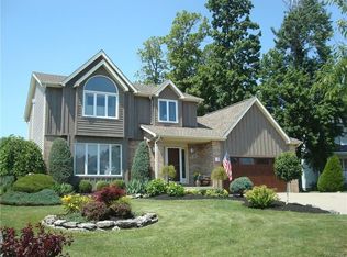 56 Running Brook Dr, Lancaster, NY 14086