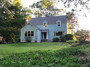 830 Hillcrest Rd, Orange, CT 06477