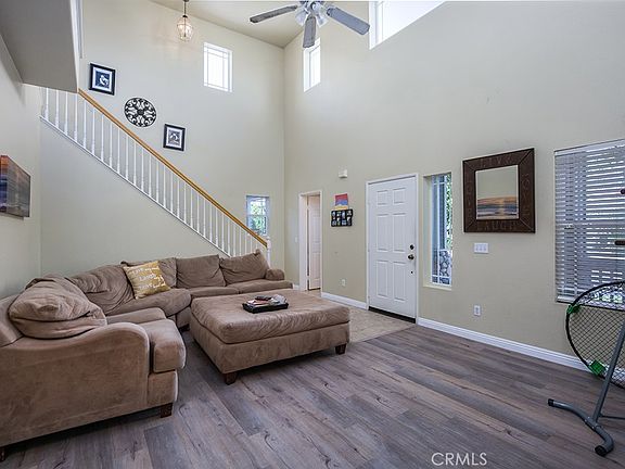 5th image of 83 Orangewood Ct