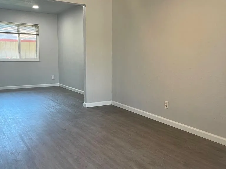 3539 Dalton Cmn — Photo 3