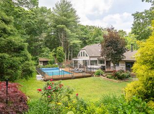 536 Pleasure Dr, Flanders, NY 11901
