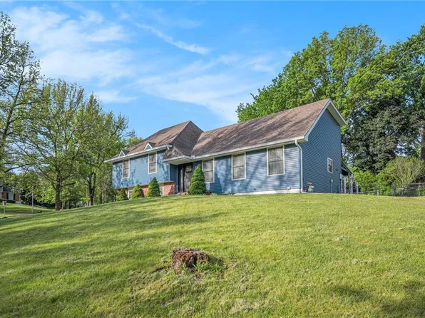 9708 N Campbell Dr, Kansas City, MO 64155