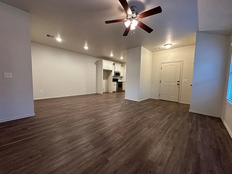 412 Chalk Hill Ct — Photo 10