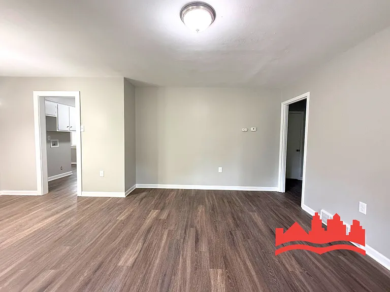 3521 Steele St — Photo 5