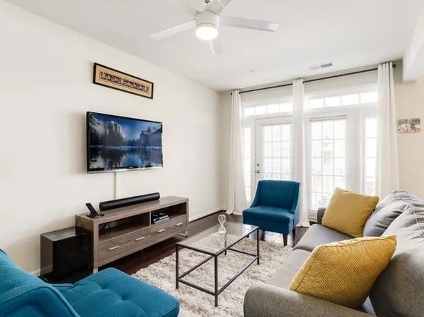25218 Split Creek Ter, Chantilly, VA 20152