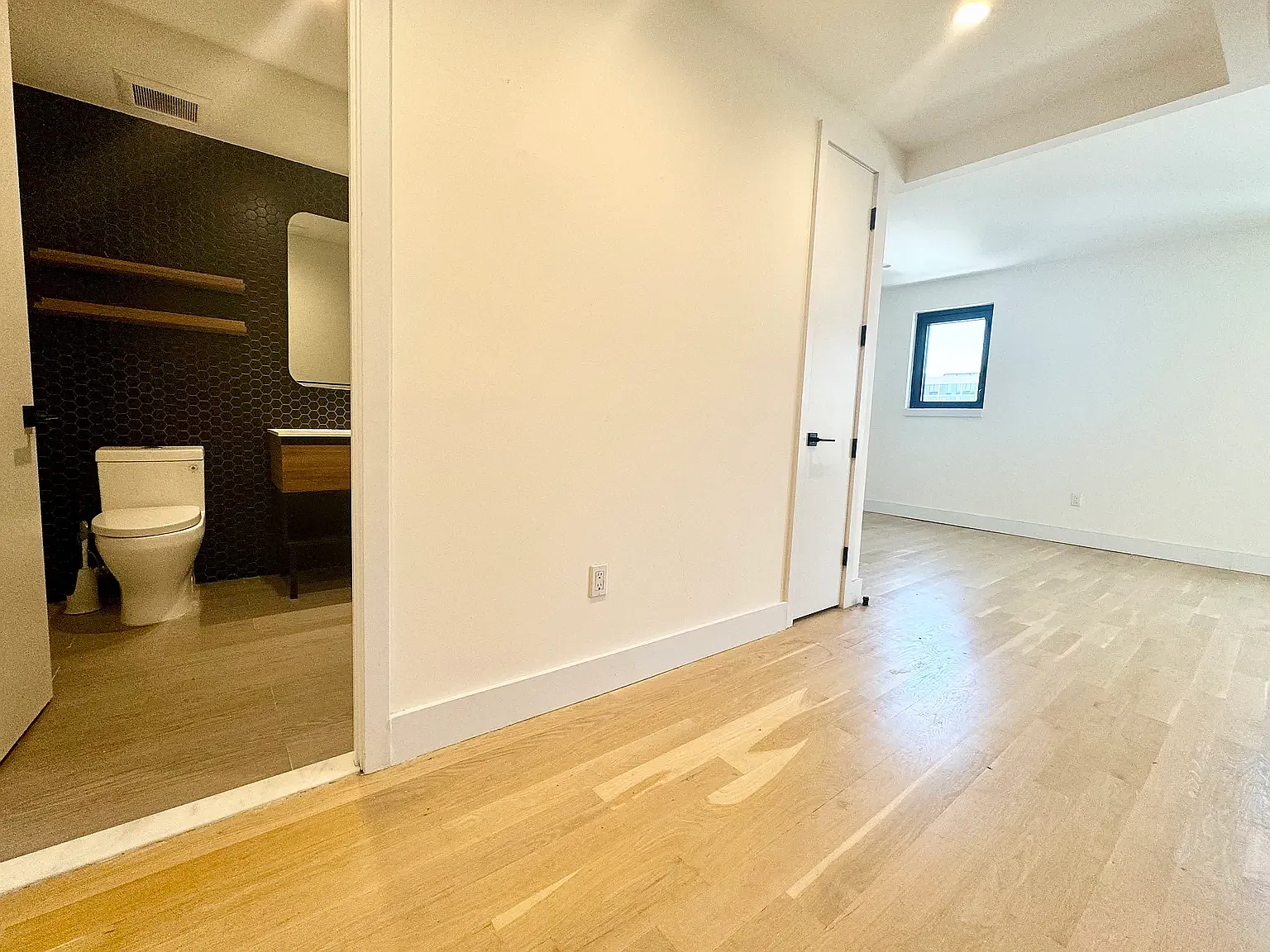 260 Gold Street — Photo 4