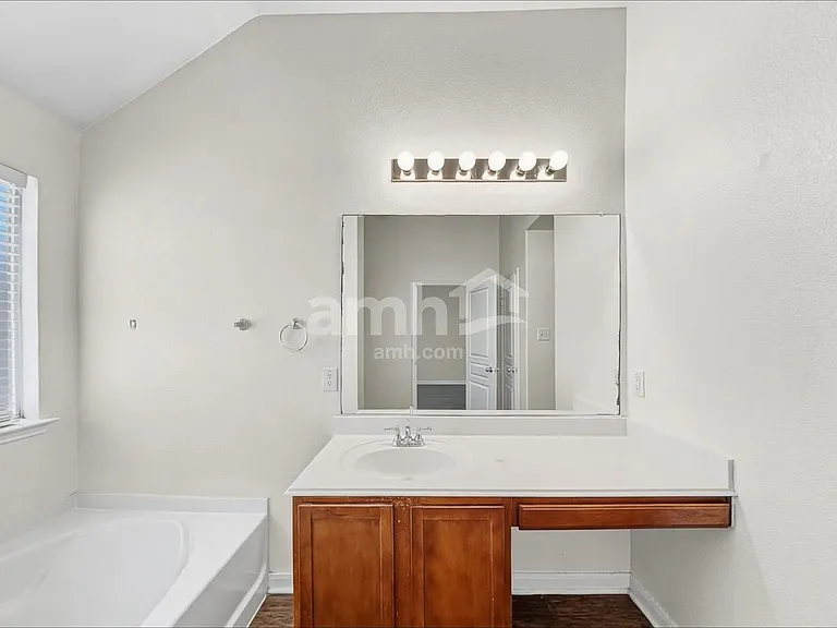 12232 Lamington Dr — Photo 11