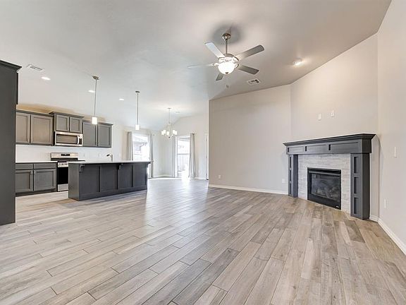 3rd image of 8813 Anaum Ln