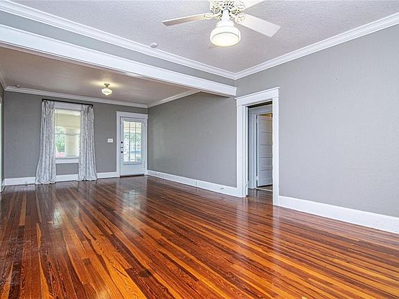 4th image of 310 E Idlewild Ave