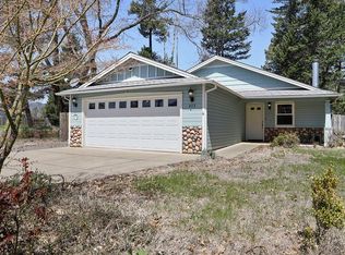 452 Lindilu Ln, Cave Junction, OR 97523