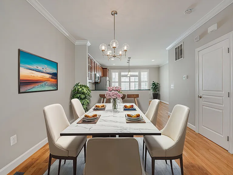 2608 S Kenmore Ct — Photo 10