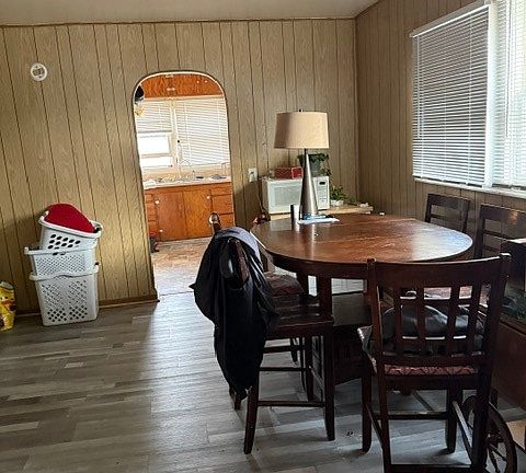 3rd image of 409 Durland Ave