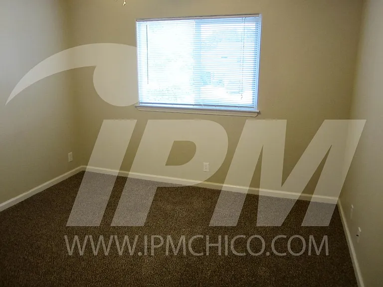 583 Morgan Drive — Photo 8