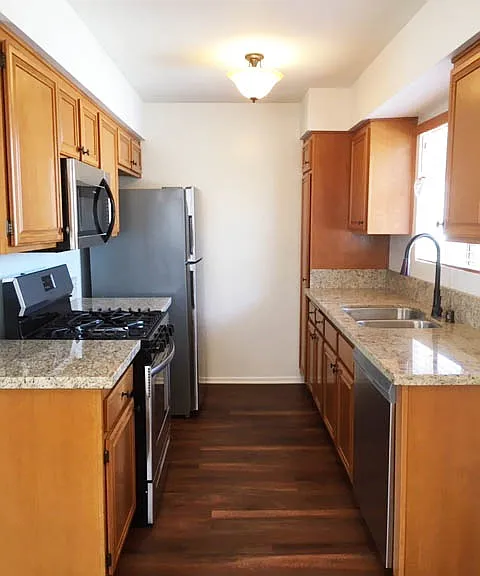 1427 Brockton Ave #204 — Photo 5