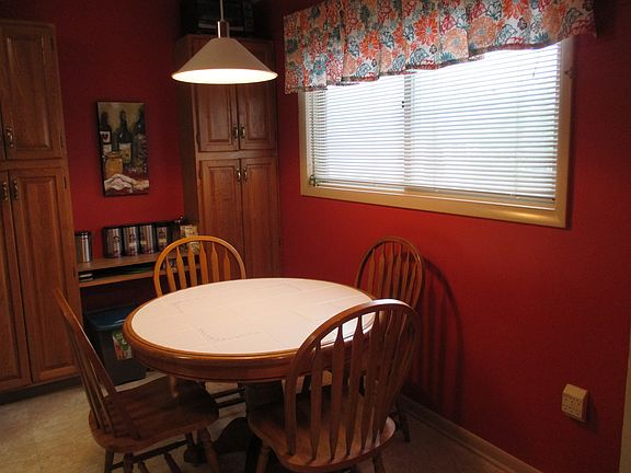 3rd image of 163 Pheasant Ln