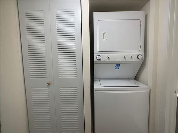3rd image of 19455 NE 10th Ave #4-208
