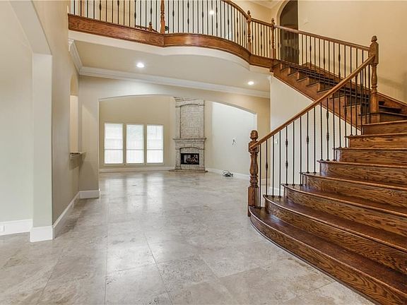 2nd image of 5761 Bernay Ln