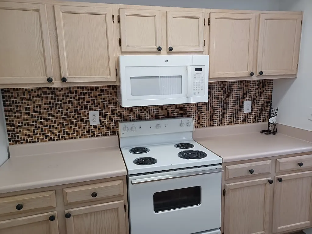 2 bed, 1164 sqft, $1,600 — Photo 4