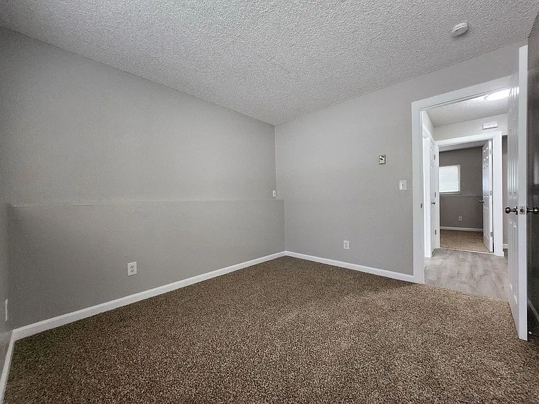2922 Straus Ln #D — Photo 18