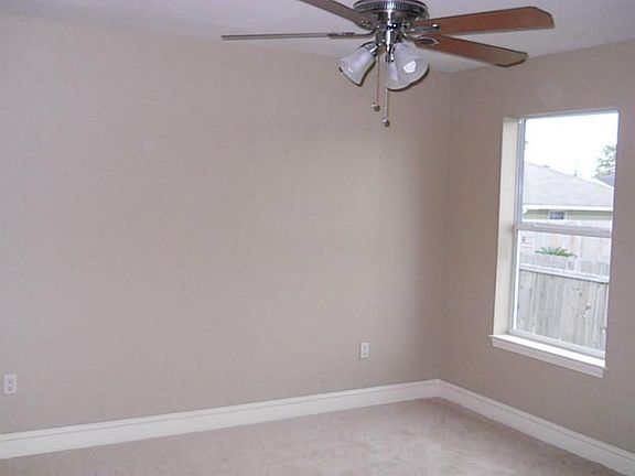 4th image of 2114 Lombard St