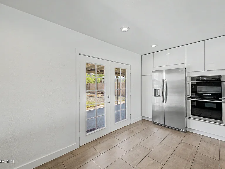6713 E Latham St — Photo 3