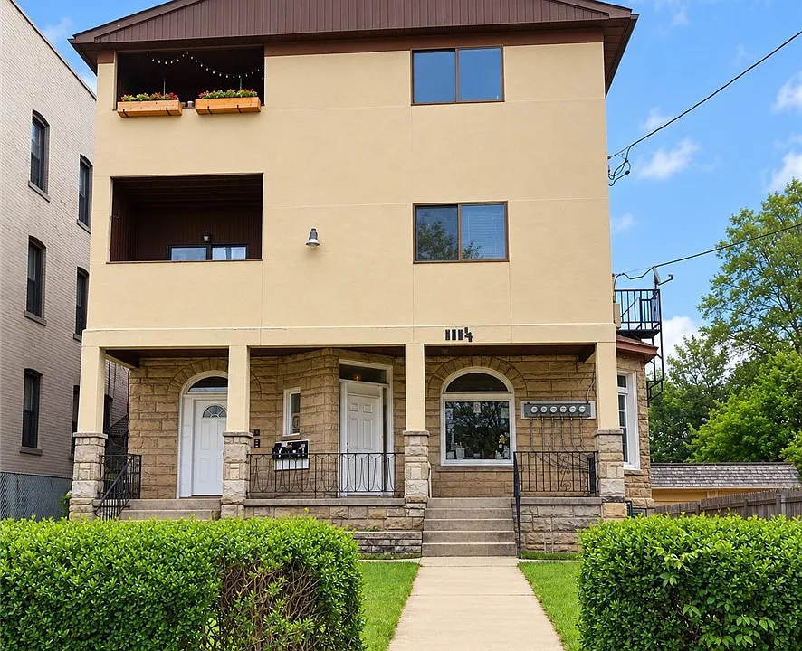 301 1/2 S Winebiddle St #2