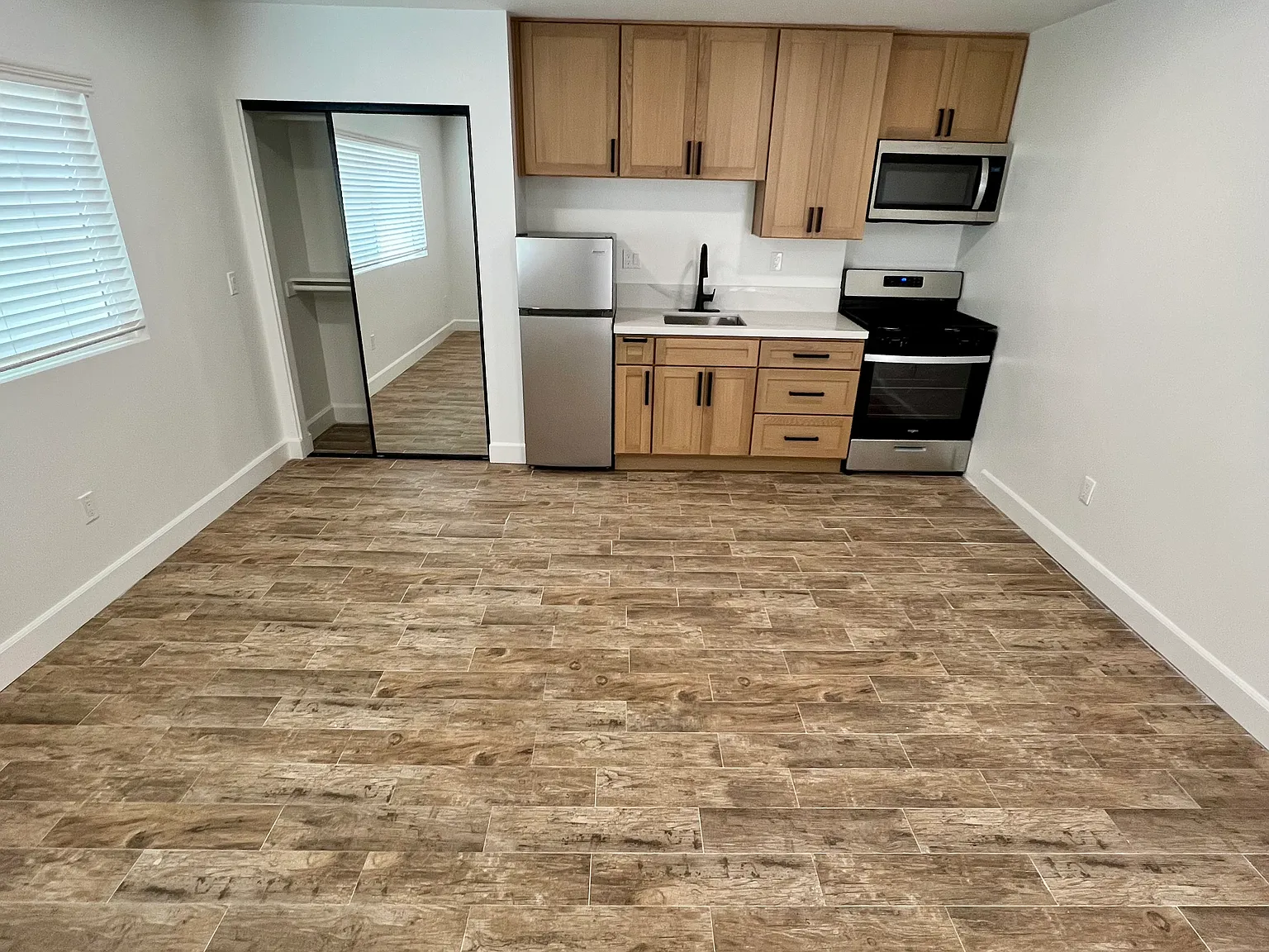 Studio, 310 sqft, $2,750 — Photo 4